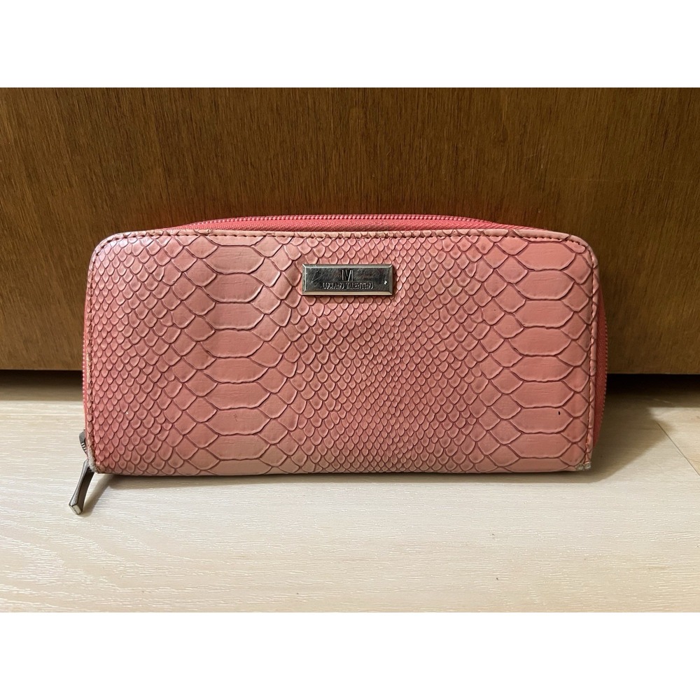 Luciano Valentino Pink Embossed Accordian Zippy Wallet Zip Card‎ Slots Pockets
